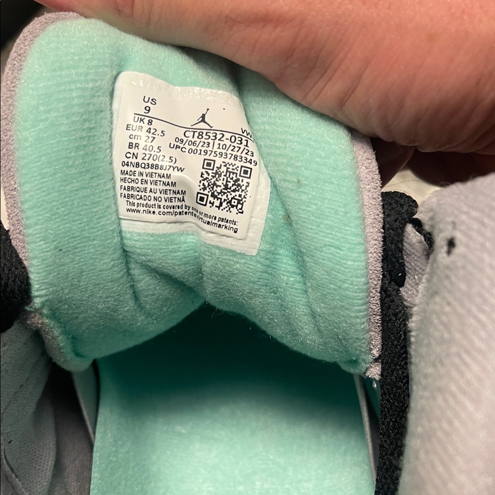 Jordan Air Jordan 3 Retro Black and Green Glow - Picture 7 of 9